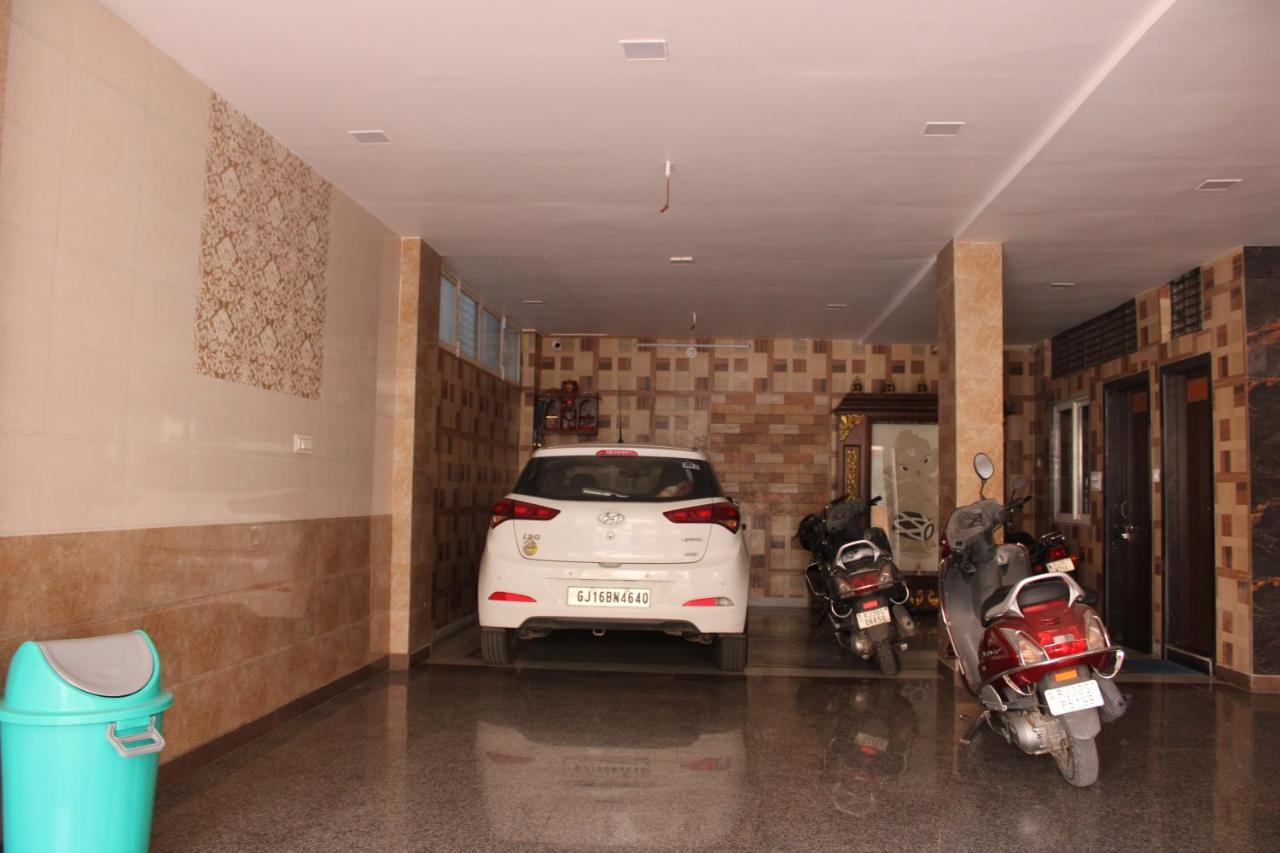 Maruti Group Of Hotels - Shri Naman Натхдвара Экстерьер фото