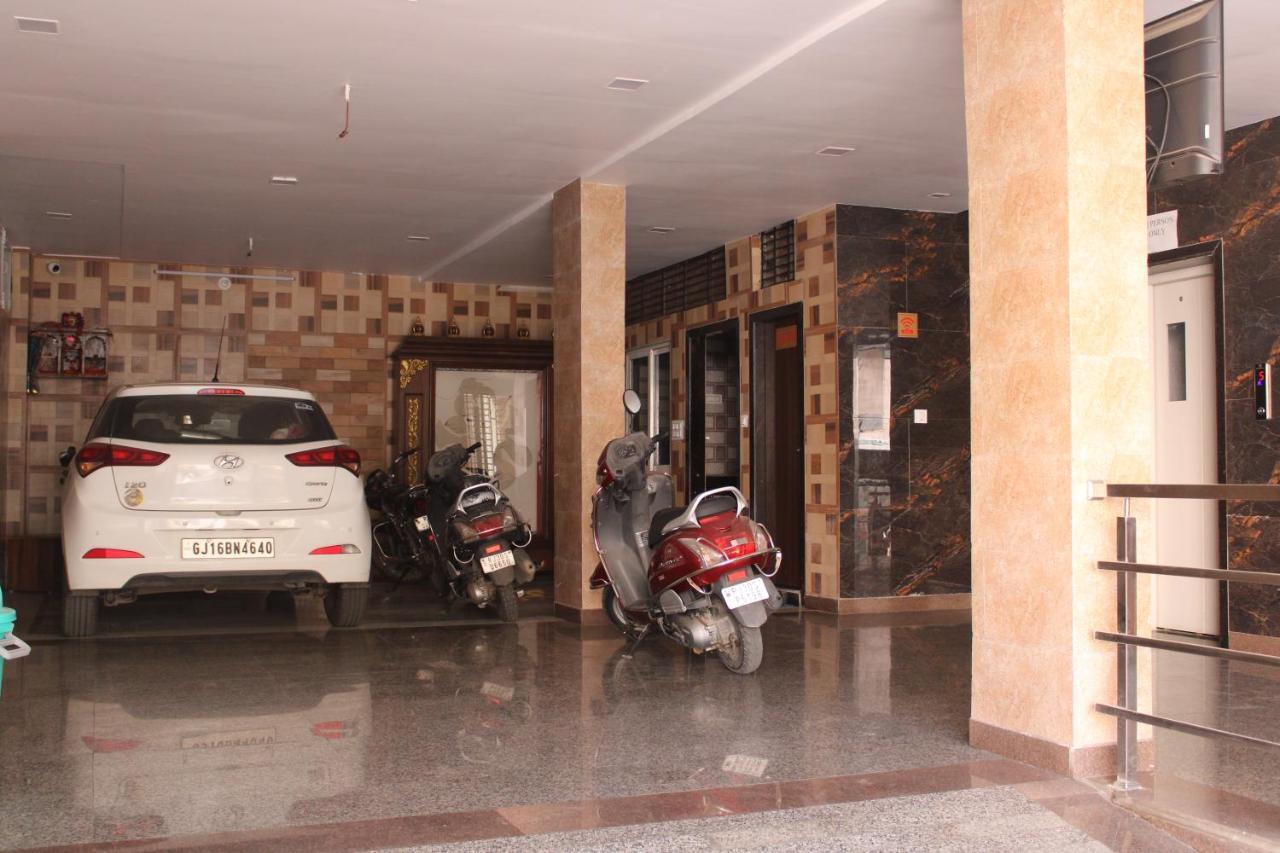 Maruti Group Of Hotels - Shri Naman Натхдвара Экстерьер фото