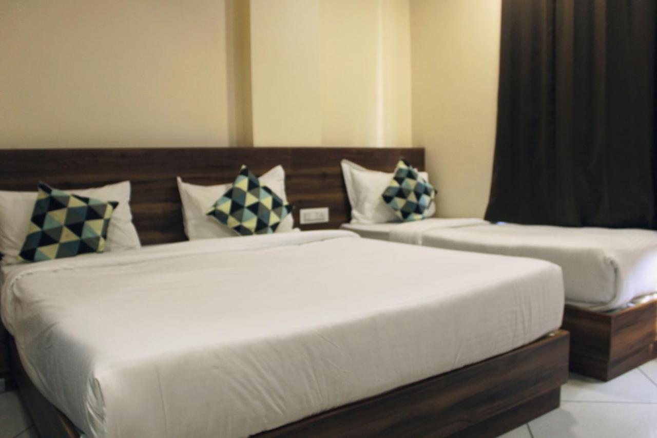 Maruti Group Of Hotels - Shri Naman Натхдвара Экстерьер фото