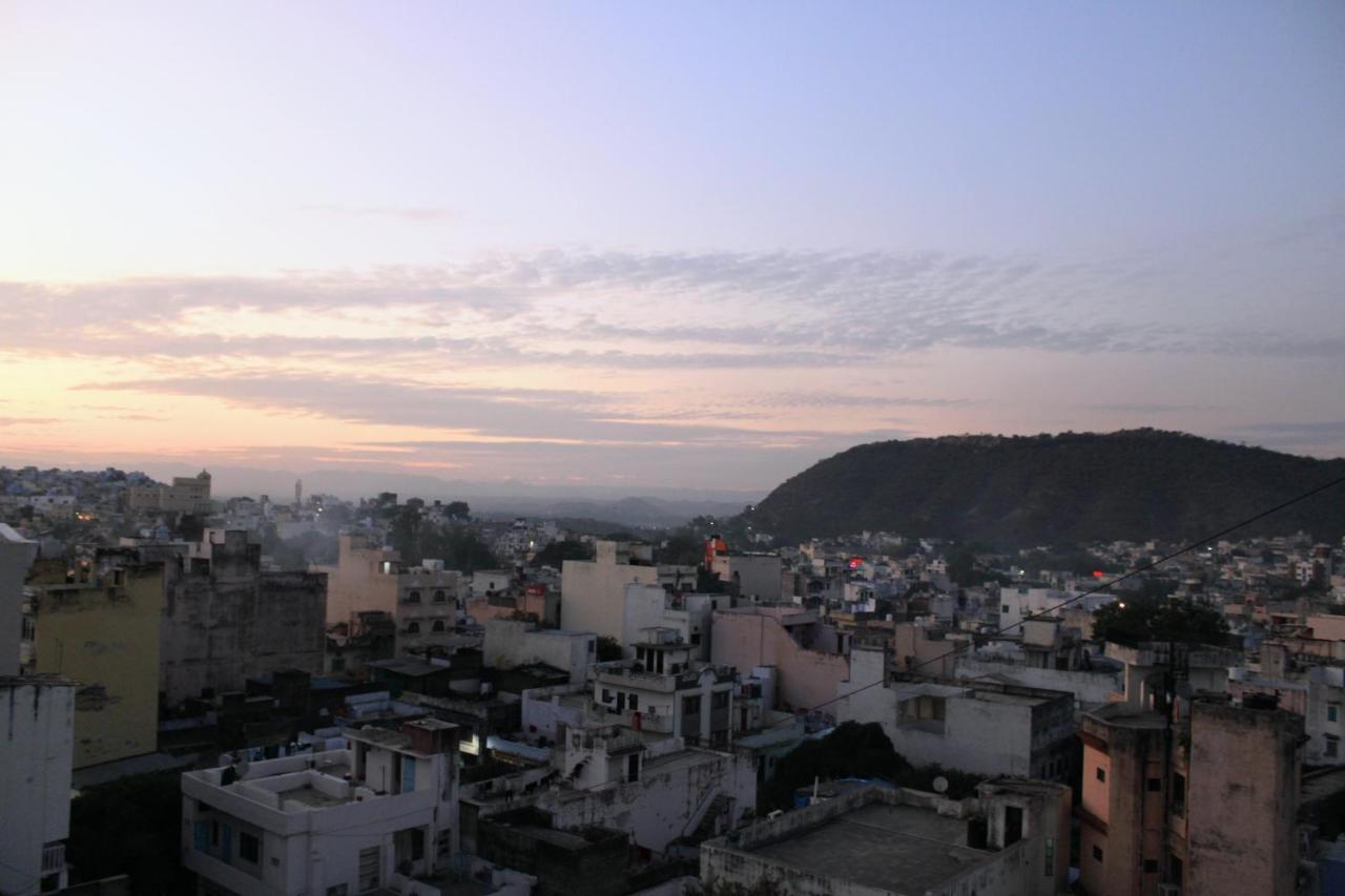 Maruti Group Of Hotels - Shri Naman Натхдвара Экстерьер фото