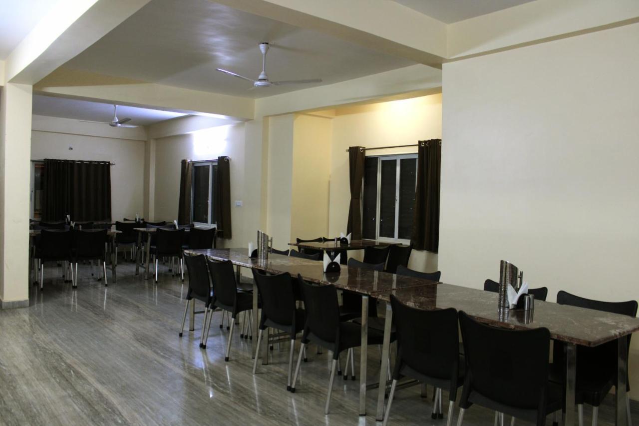 Maruti Group Of Hotels - Shri Naman Натхдвара Экстерьер фото