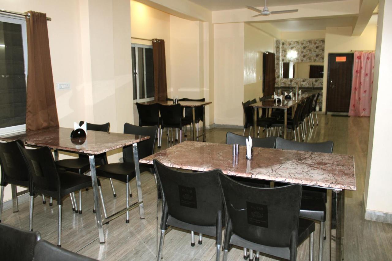 Maruti Group Of Hotels - Shri Naman Натхдвара Экстерьер фото