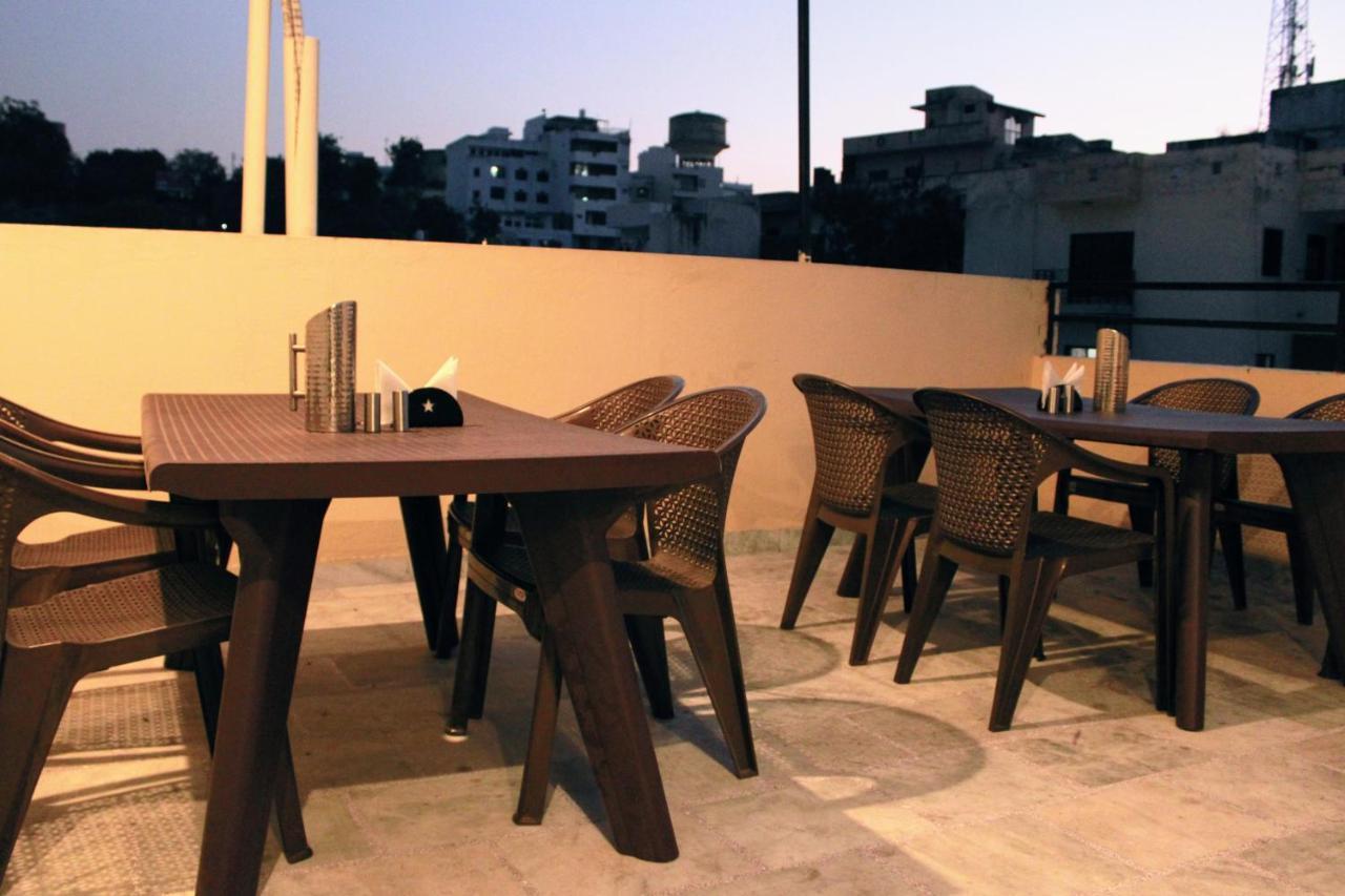 Maruti Group Of Hotels - Shri Naman Натхдвара Экстерьер фото
