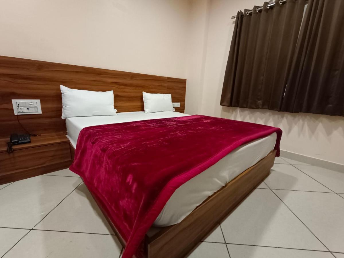 Maruti Group Of Hotels - Shri Naman Натхдвара Экстерьер фото