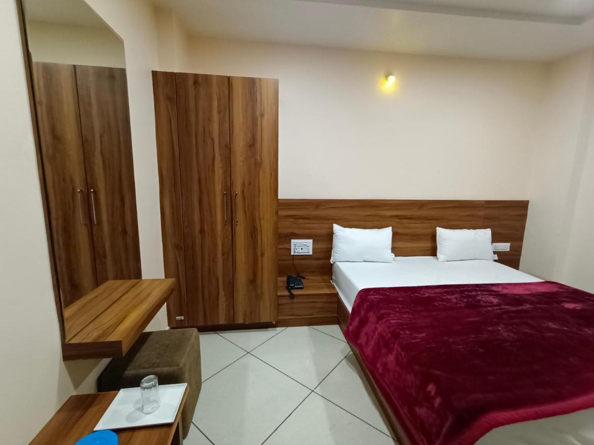 Maruti Group Of Hotels - Shri Naman Натхдвара Экстерьер фото
