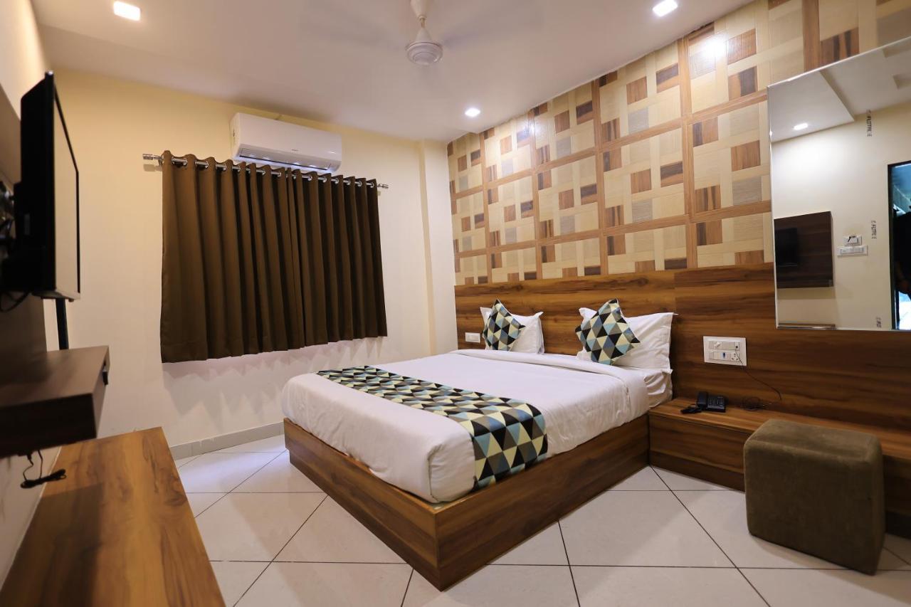 Maruti Group Of Hotels - Shri Naman Натхдвара Экстерьер фото