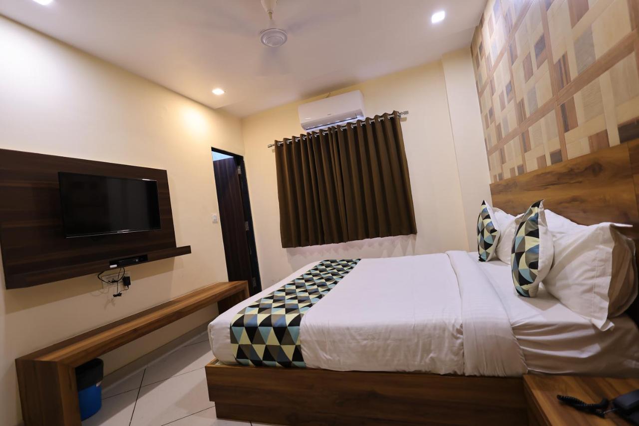 Maruti Group Of Hotels - Shri Naman Натхдвара Экстерьер фото