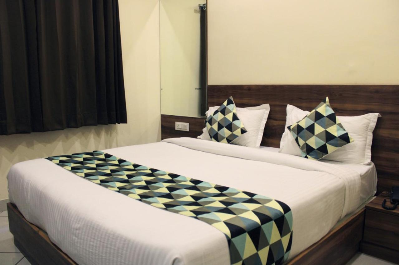 Maruti Group Of Hotels - Shri Naman Натхдвара Экстерьер фото