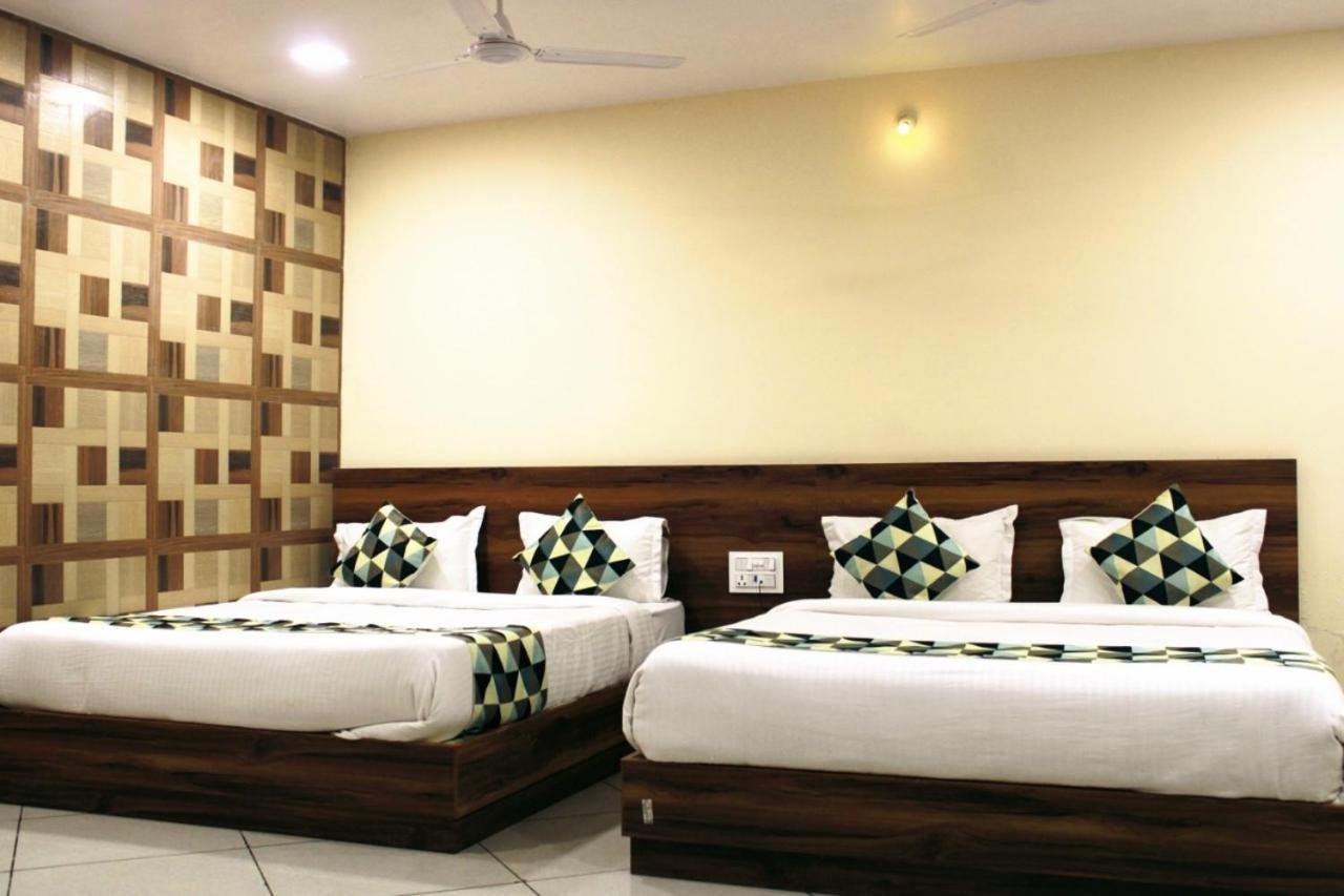 Maruti Group Of Hotels - Shri Naman Натхдвара Экстерьер фото